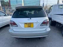 A picture of Toyota harrier inauzwa 22million maongezi kidogo