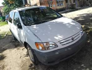 A picture of 2002 Toyota sienna tokumbo LE Price 5 2m Location Mile2