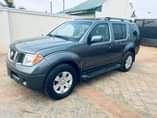 A picture of 06 Nissan Pathfinder