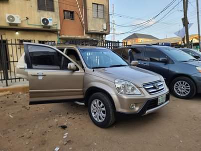 A picture of Tokunbo Standard Honda CRV 2005