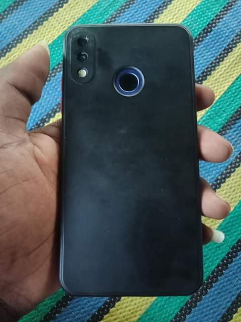 A picture of wahi simu janja ram 2gb storage 32gb mtandao 4g kwa