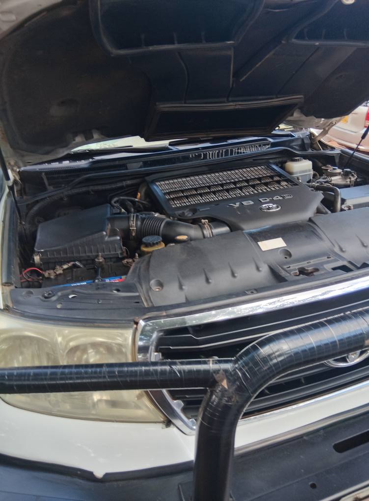 A picture of V8 Land cruiser