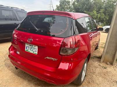 A picture of Toyota matrix 2006 model
