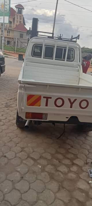 A picture of Landcruiser hardtop single curbine pickup 50m