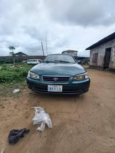 A picture of 2000 Toyota camry Drop light 12321