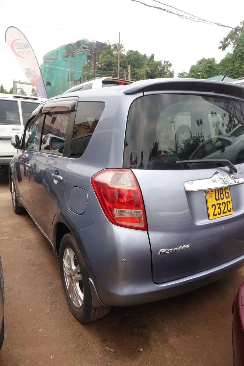 A picture of TOYOTA RAKTIC