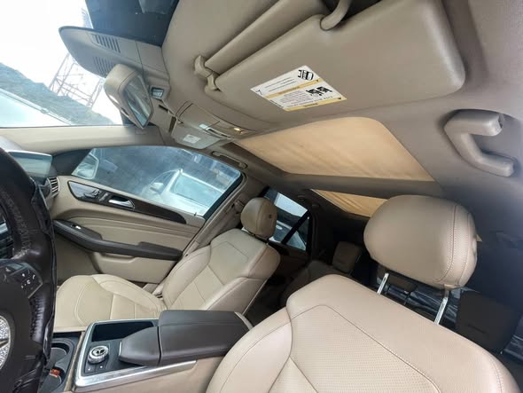 A picture of Mercedes Benz ML350 2015