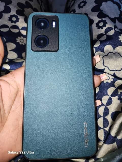 A picture of Oppo A77 full box Ram 6gb Storage 128gb Simu bado
