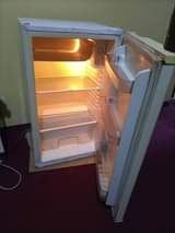 A picture of Hotpoint fridge single door inagandisha sana na kupoza vzr bei