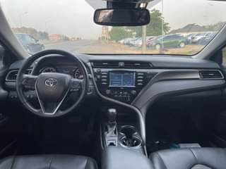 A picture of Toyota Camry SE 2018 model Direct Belgium Keyless thumb start