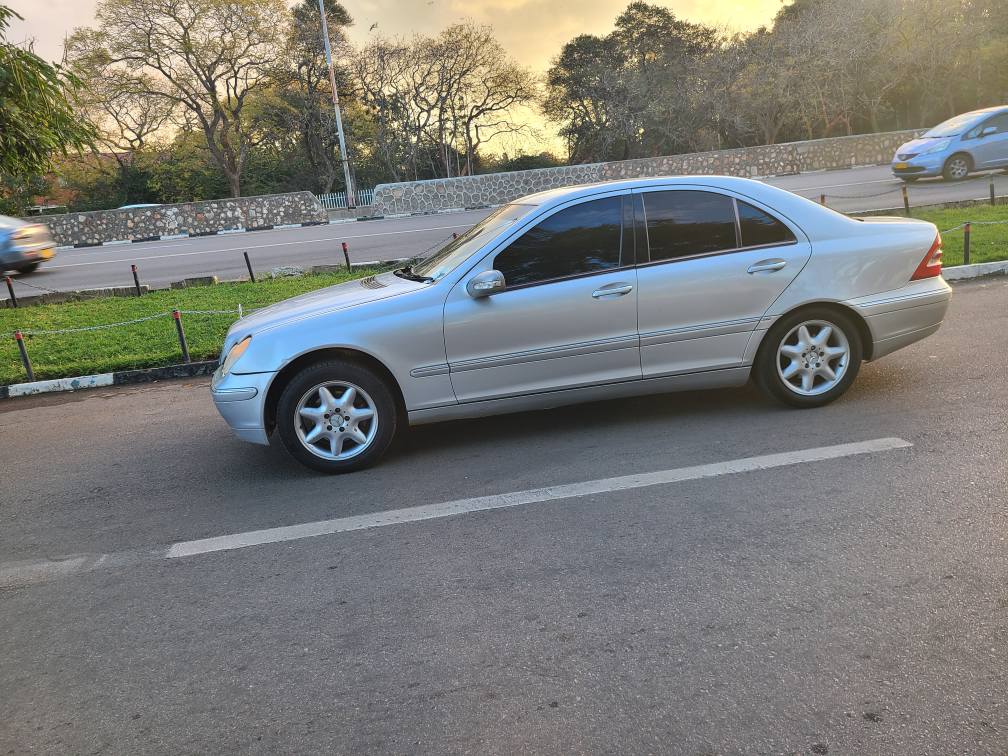 classifieds/cars mercedes