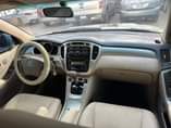 A picture of Toyota Highlander 2005model
