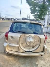 A picture of TOYOTA RAV 4