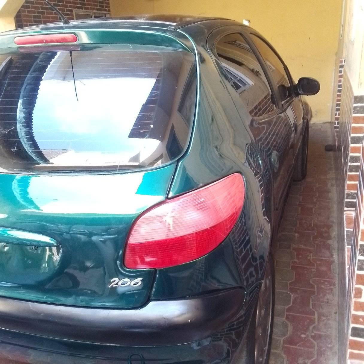 A picture of 206 auto