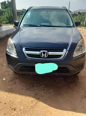 A picture of Neatly used 04 Crv Jeep