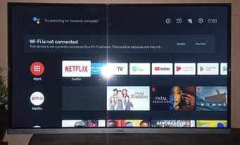 A picture of CHIQ 32INCH SMART TV