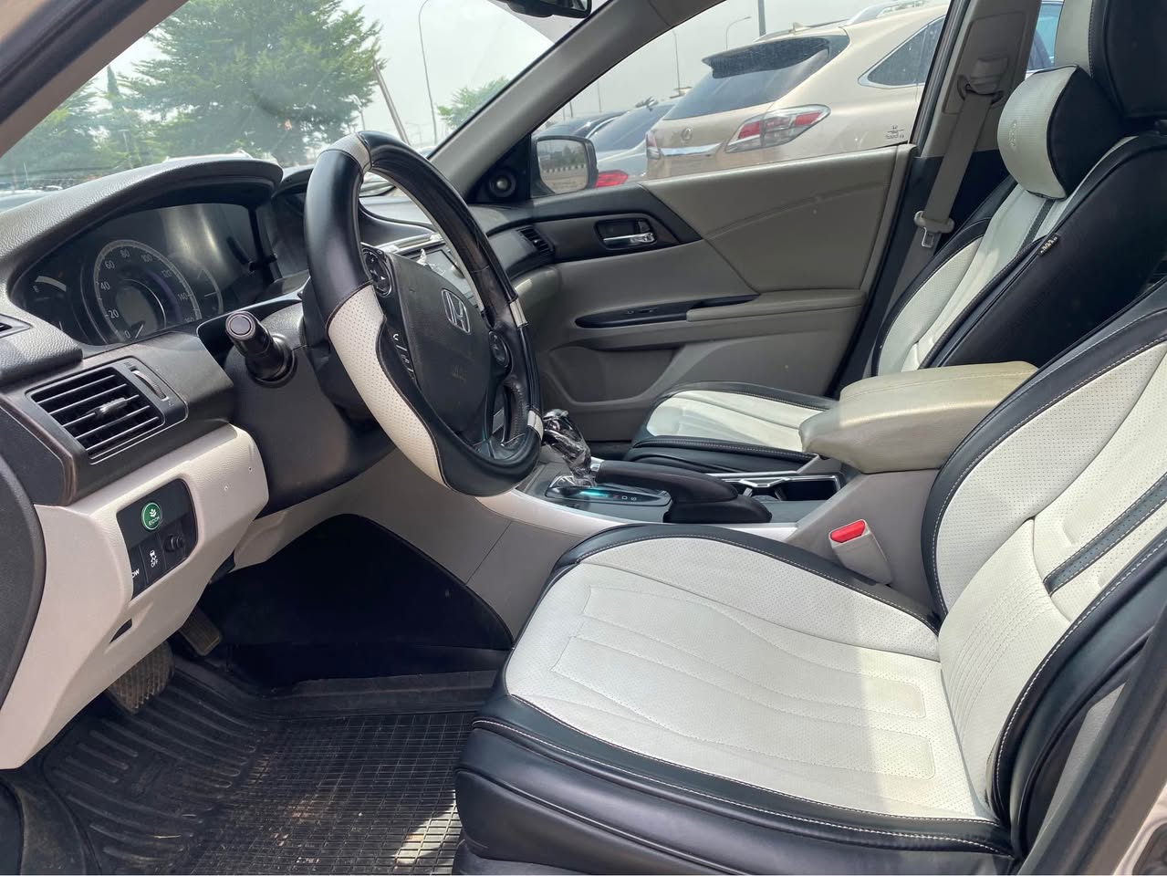 A picture of 2016 HONDA ACCORD FULL OPTION