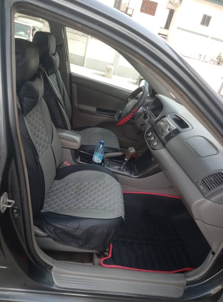 A picture of Toyota camry 20006 model everything is working perfectly OK nothing