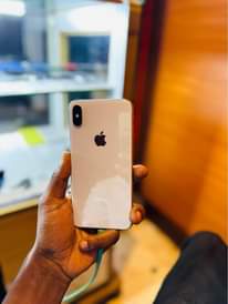 A picture of iPhone XS Max 256gb clean duos sim