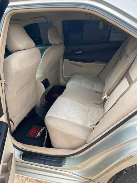 A picture of TOYOTA CAMRY 2013