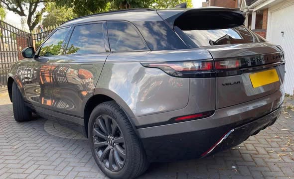 A picture of Land Rover Range Rover velar d240d 2018