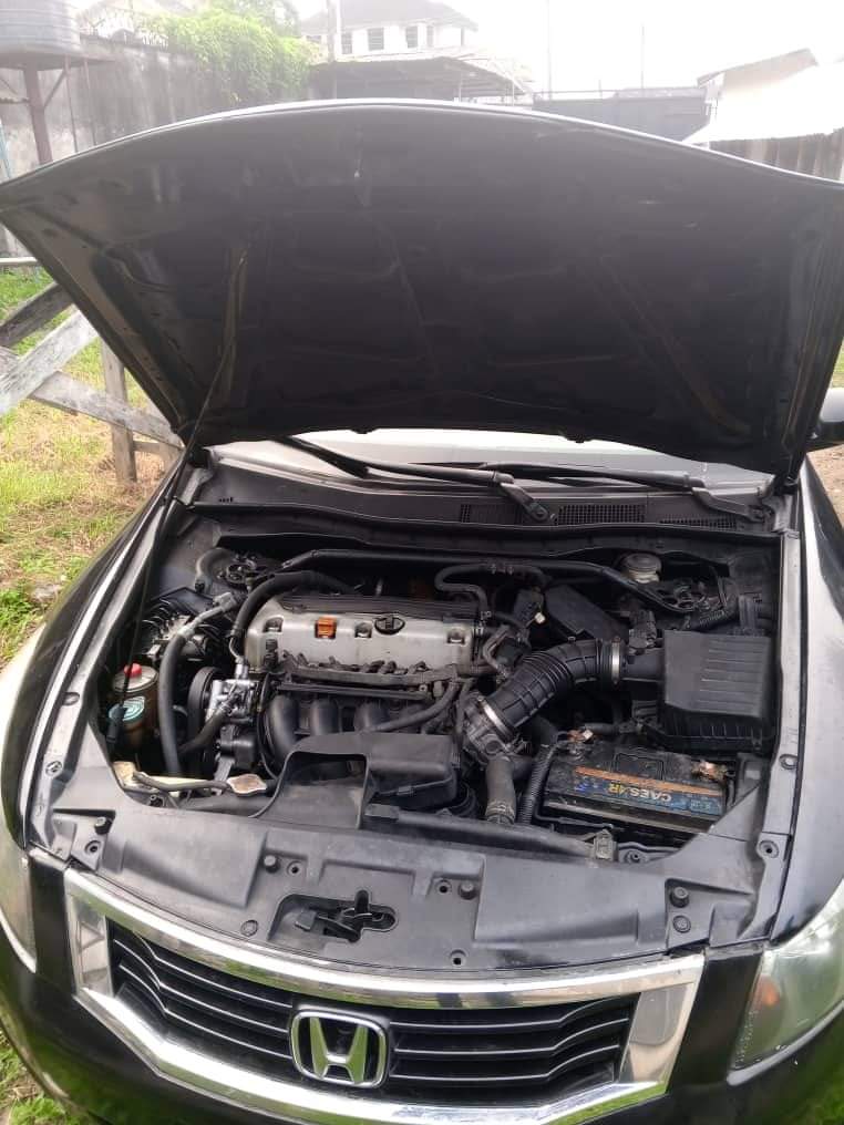 A picture of 2010 Honda Accord evil spirit Engine Gear AC is chilling