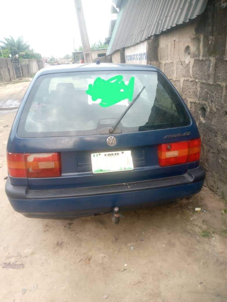 A picture of PASSAT WAGON MANUAL DRIVE AND GOLF 3 SALU FIRST BODY