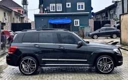A picture of KINZZYAUTO S 08109018982 13 600 000 Refer and earn
