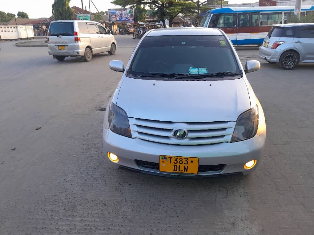 used toyota ist