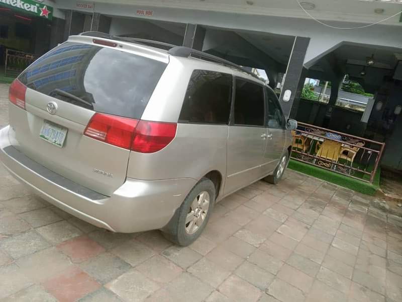A picture of 4 5m highest grade Toyota sienna with AC Everything is