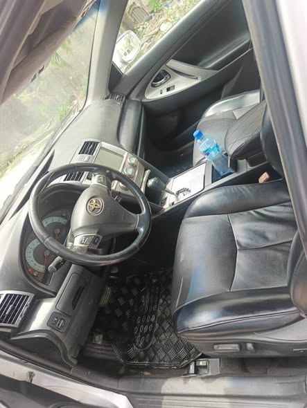 A picture of Camry v6 Engine