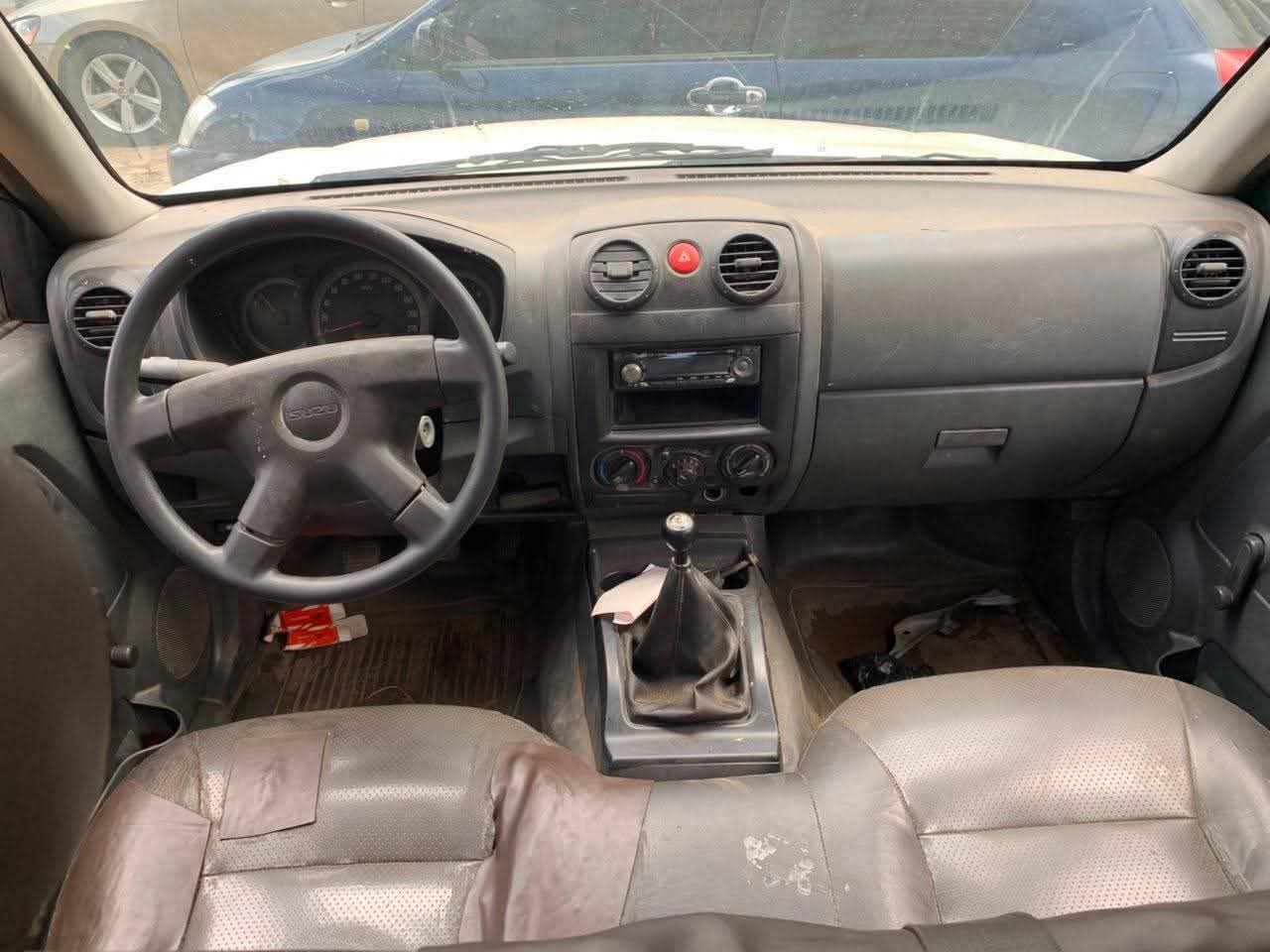 A picture of ISUZU TRUCK