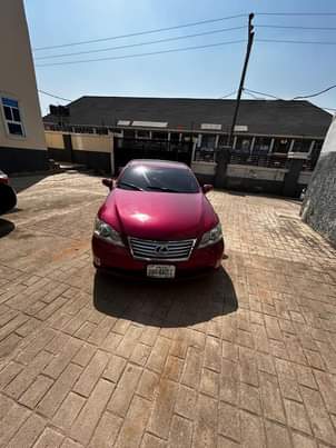 A picture of Lexus Es350