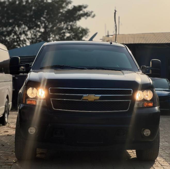 A picture of Chevrolet Suburban LT 2012 Model