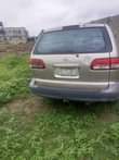 A picture of Toyota Sienna 2001