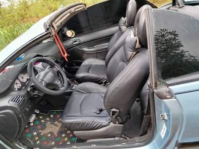 A picture of Peoguet 206 convertible for sell Automatic transmission Gear ok Brand