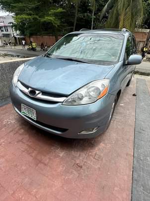 A picture of Full options 2009 Toyota sienna .5.7m ac gear and engine