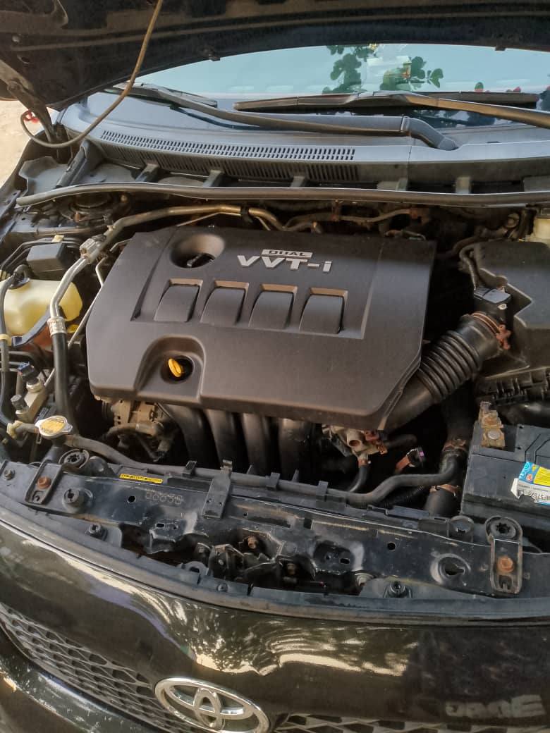A picture of Very clean 010 Toyota corolla