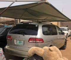 A picture of 2002 Toyota Sienna