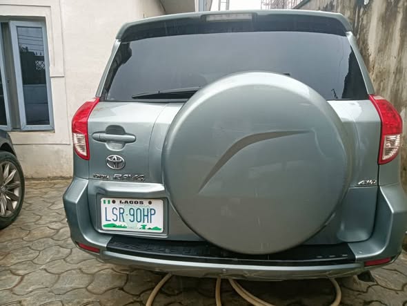 A picture of 2009 Toyota RAV4 used