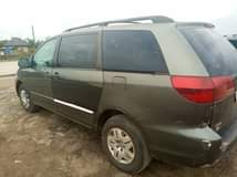 A picture of Toyota sienna Le O5 model Engine 85 percent Gear perfect