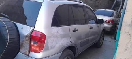 A picture of Naija used Toyota Rav4 2002 but need painting and everything
