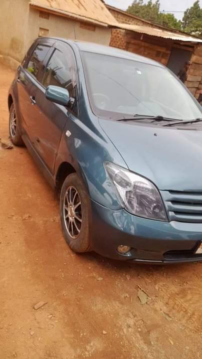 A picture of Toyota ist 1.5cc 20m