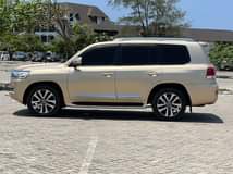 A picture of LAND CRUISER 200series