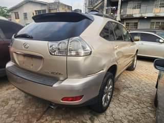A picture of Brand Lexus Model RX400h HYBRID Year 2007 Transmission Automatic
