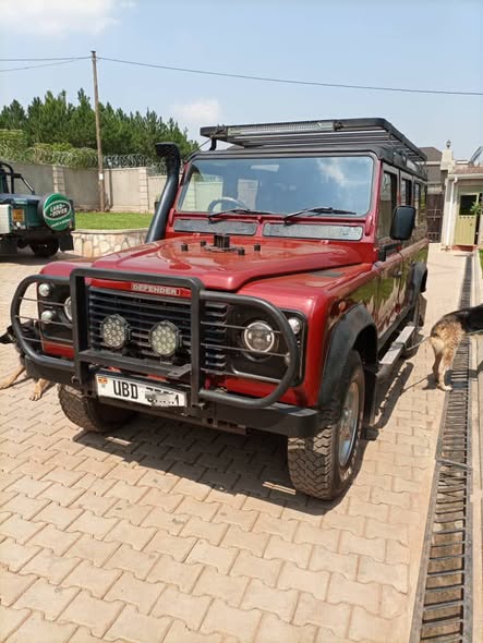 A picture of LANDROVER