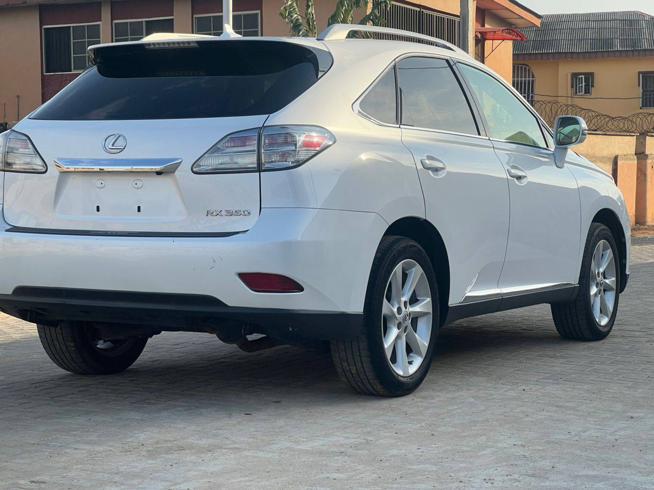 A picture of  2012 LEXUS RX350