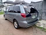 A picture of 2005 TOYOTA Sienna
