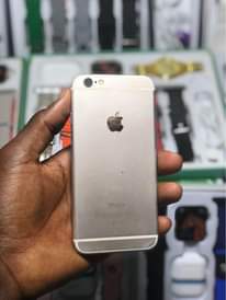 A picture of iPhone 6 32GB CRACKED UGX130k