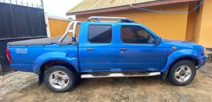 A picture of NISSAN HARDBODY